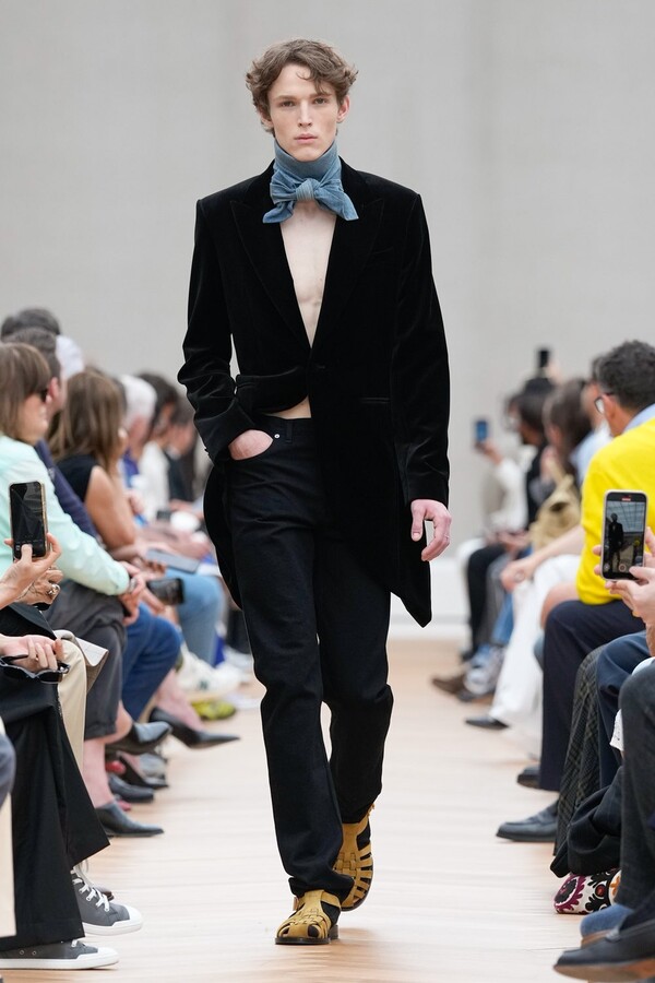 Jonathan Anderson Dla Dior7