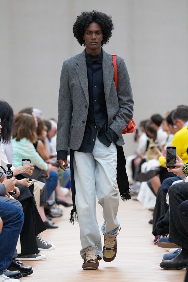 Jonathan Anderson Dla Dior9
