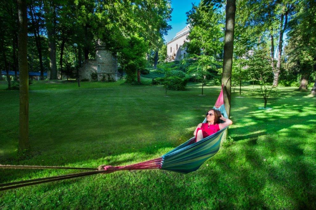 Hamak W Parku Manor House Spa