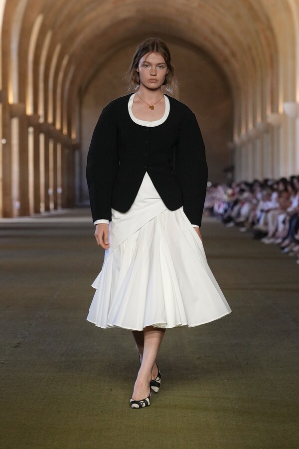 Minimalizm W Odwrocie Jacquemus