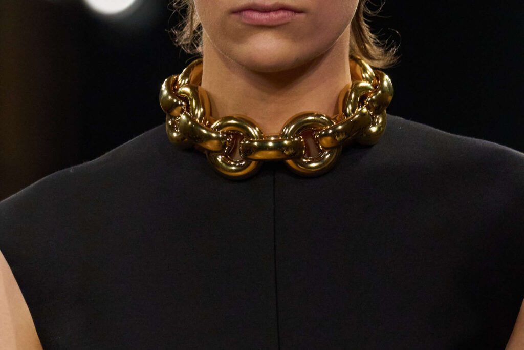 Balenciaga Top 10 Trendow W Biżuterii Z Wybiegów1