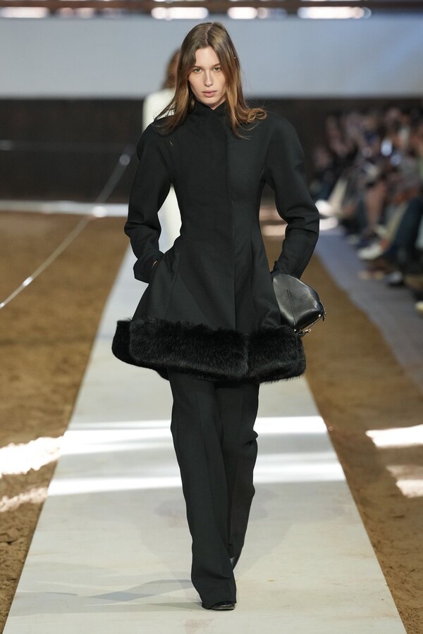 Top 5 Trend&oacute;w Prosto Z Wybieg&oacute;w 2026 &ndash; Interpretacja I Inspiracje