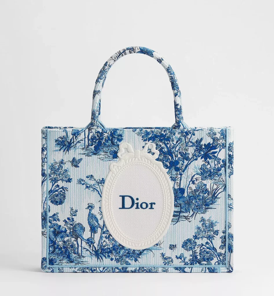 Dior Book Tote Kiedy Książka Staje Się Modą65